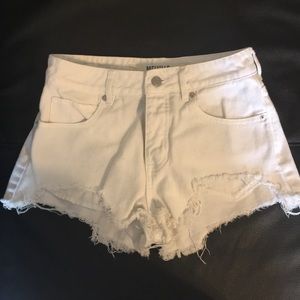 White jean short shorts.
